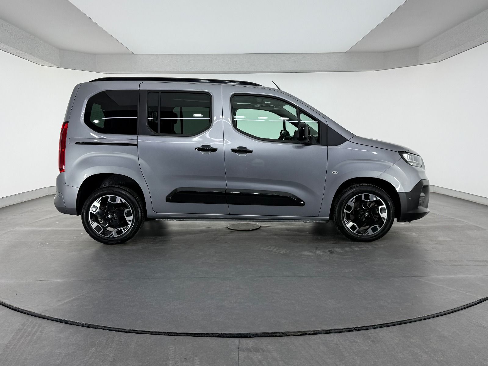 Fiat Doblo Combi 1.5 BlueHDİ Premio Plus - 2025 - Detay
