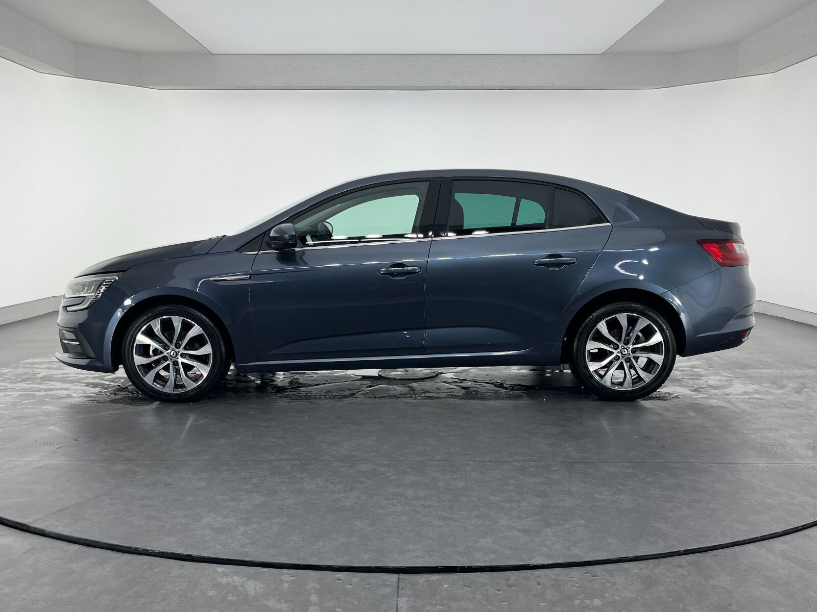 Renault Megane Sedan 1.5 Blue DCI Icon EDC - 2024 - Detay