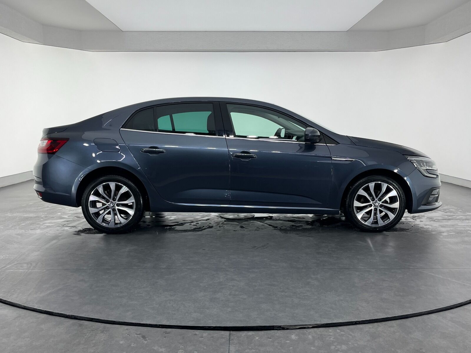 Renault Megane Sedan 1.5 Blue DCI Icon EDC - 2024 - Detay