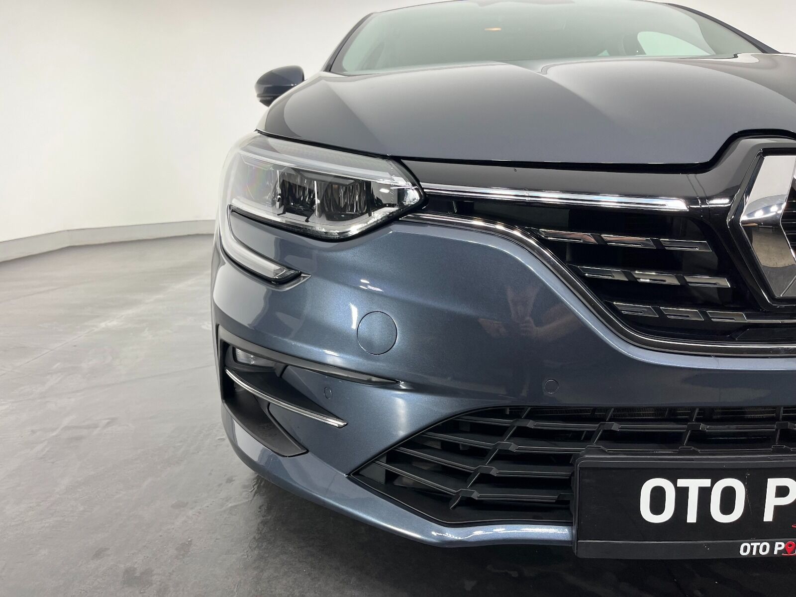 Renault Megane Sedan 1.5 Blue DCI Icon EDC - 2024 - Detay