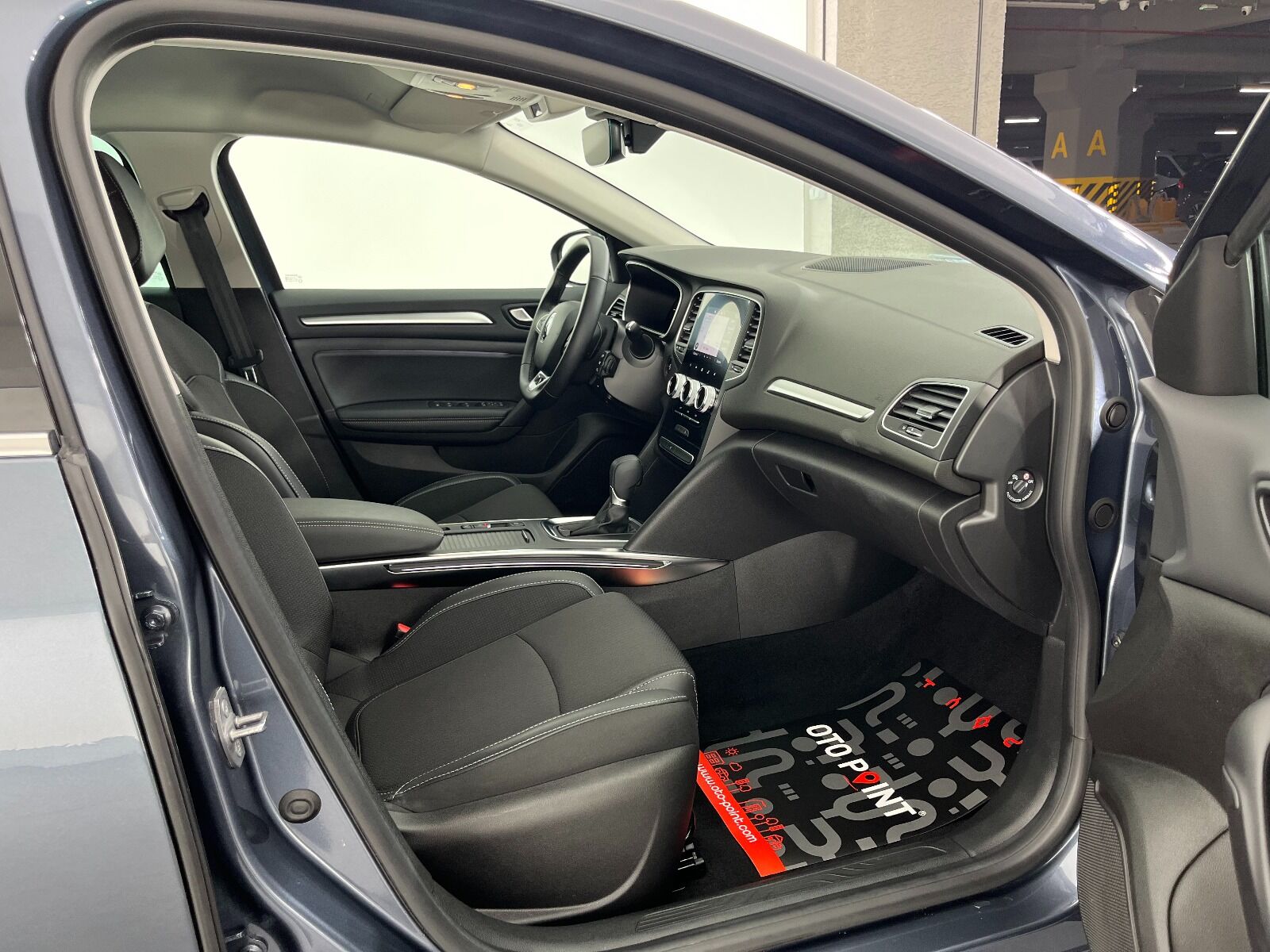 Renault Megane Sedan 1.5 Blue DCI Icon EDC - 2024 - Detay