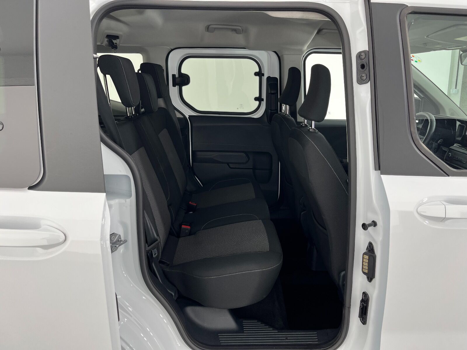 Ford Tourneo Courier Kombi 1.5 EcoBlue Deluxe - 2025 - Detay