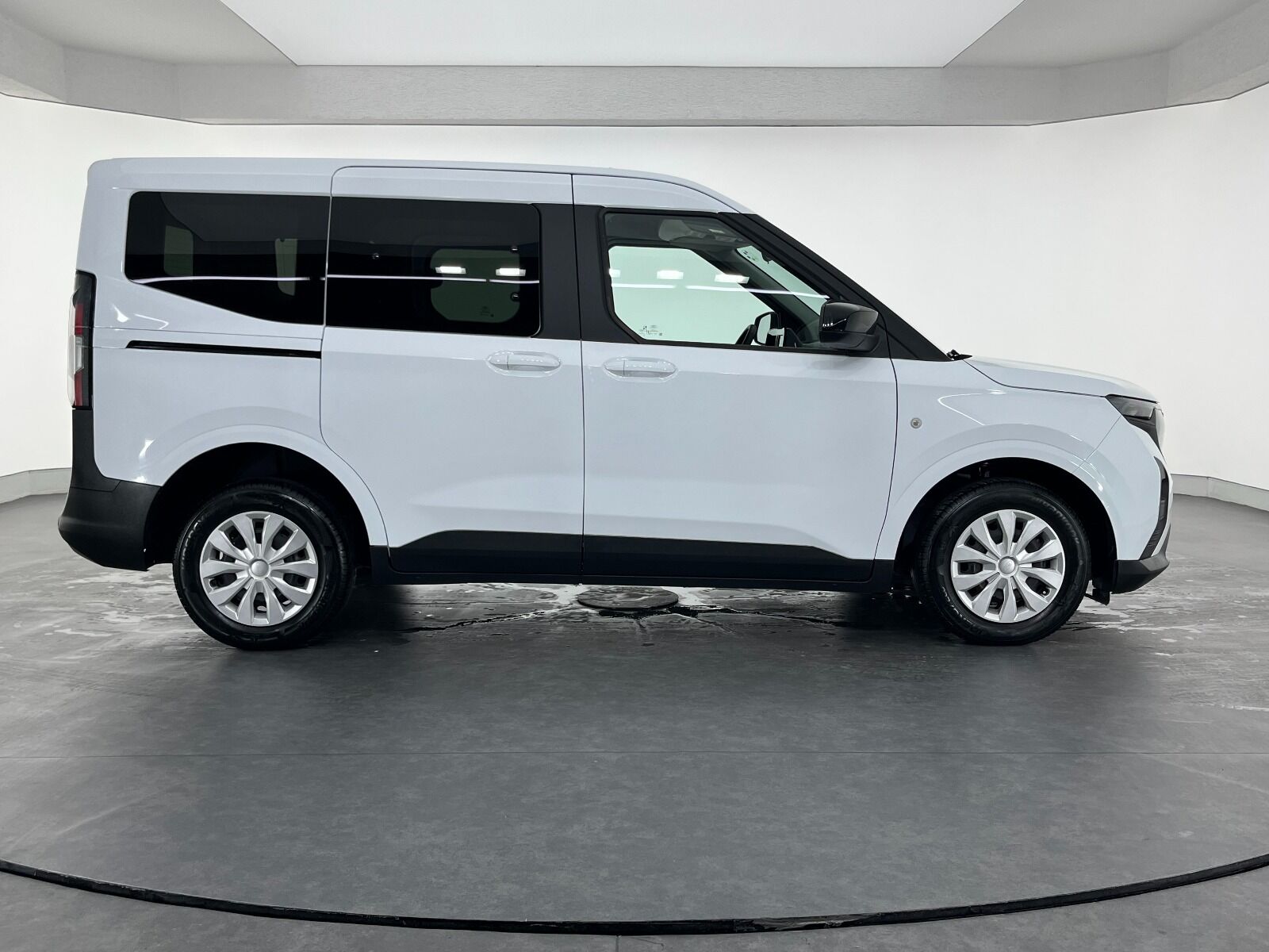 Ford Tourneo Courier Kombi 1.5 EcoBlue Deluxe - 2025 - Detay