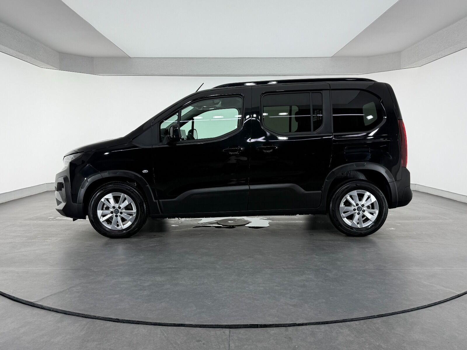 Peugeot Rifter 1.5 BlueHDI Allure EAT8 - 2026 - Detay