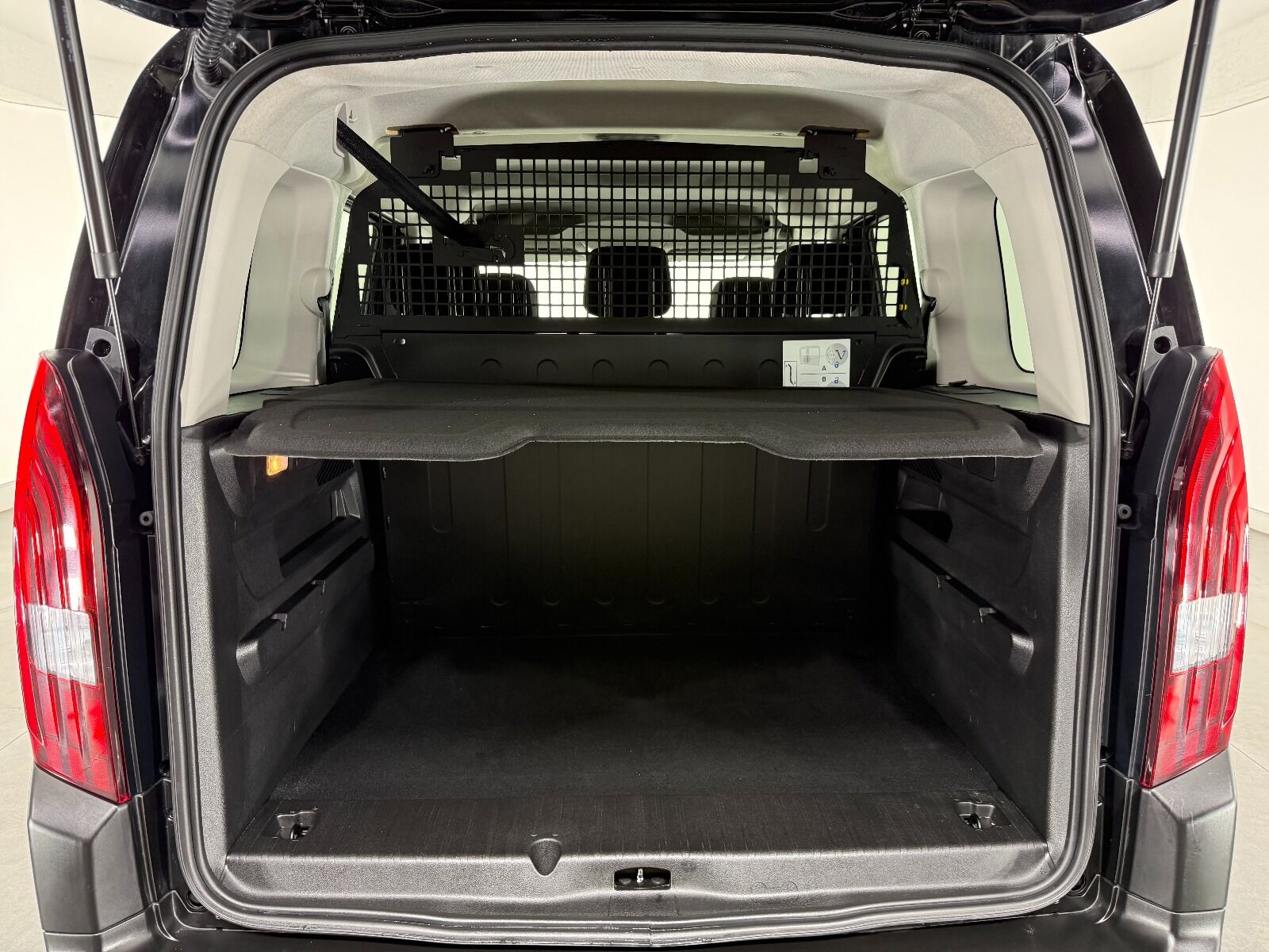 Peugeot Rifter 1.5 BlueHDI Allure EAT8 - 2026 - Detay
