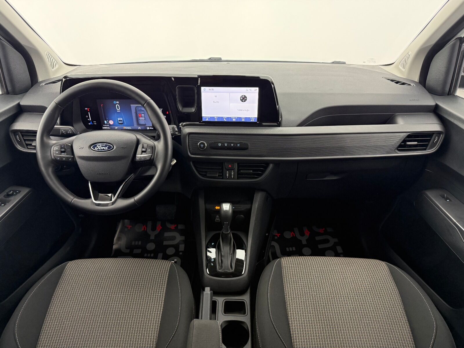 Ford Tourneo Courier 1.0 EcoBoost Deluxe - 2025 - Detay