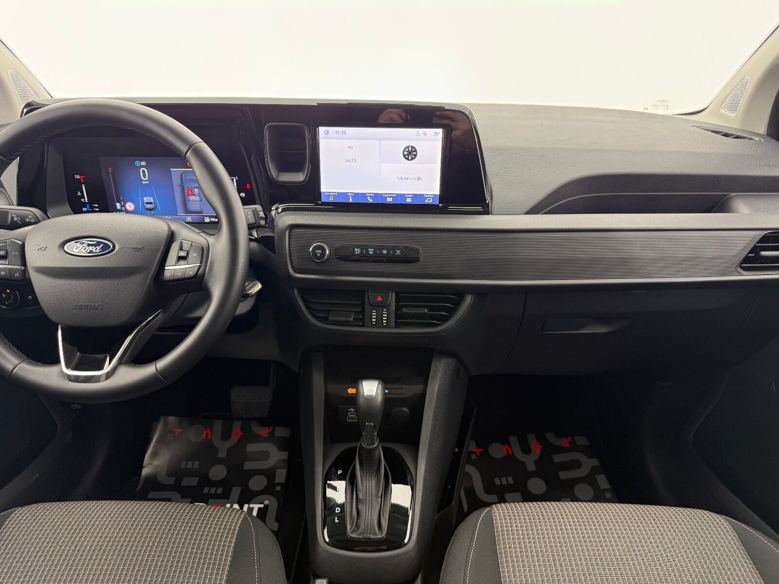 Ford Tourneo Courier 1.0 EcoBoost Deluxe - 2025 - Detay