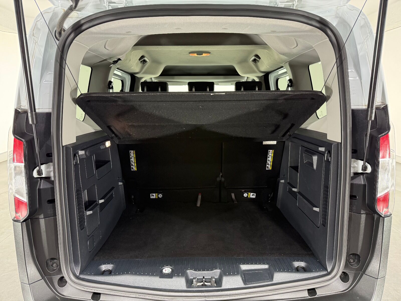 Ford Tourneo Courier 1.0 EcoBoost Deluxe - 2025 - Detay
