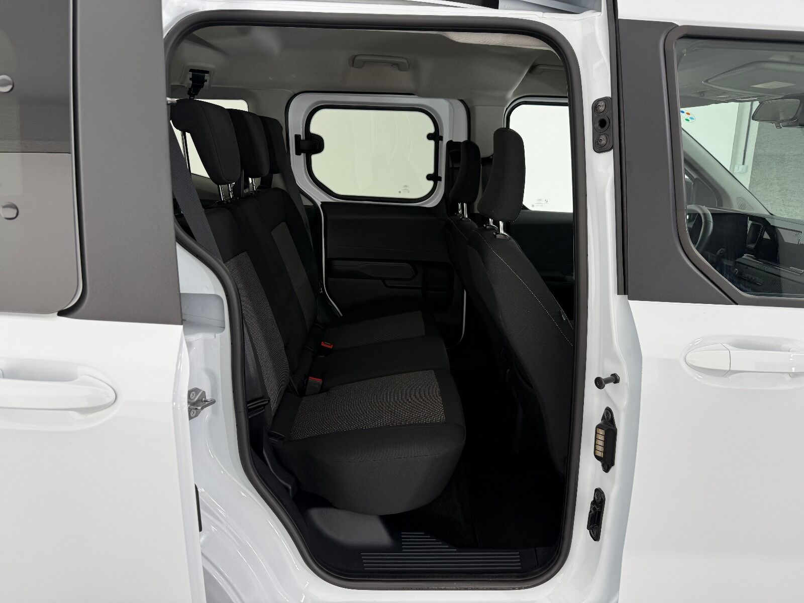 Ford Tourneo Courier 1.0 EcoBoost Deluxe - 2025 - Detay