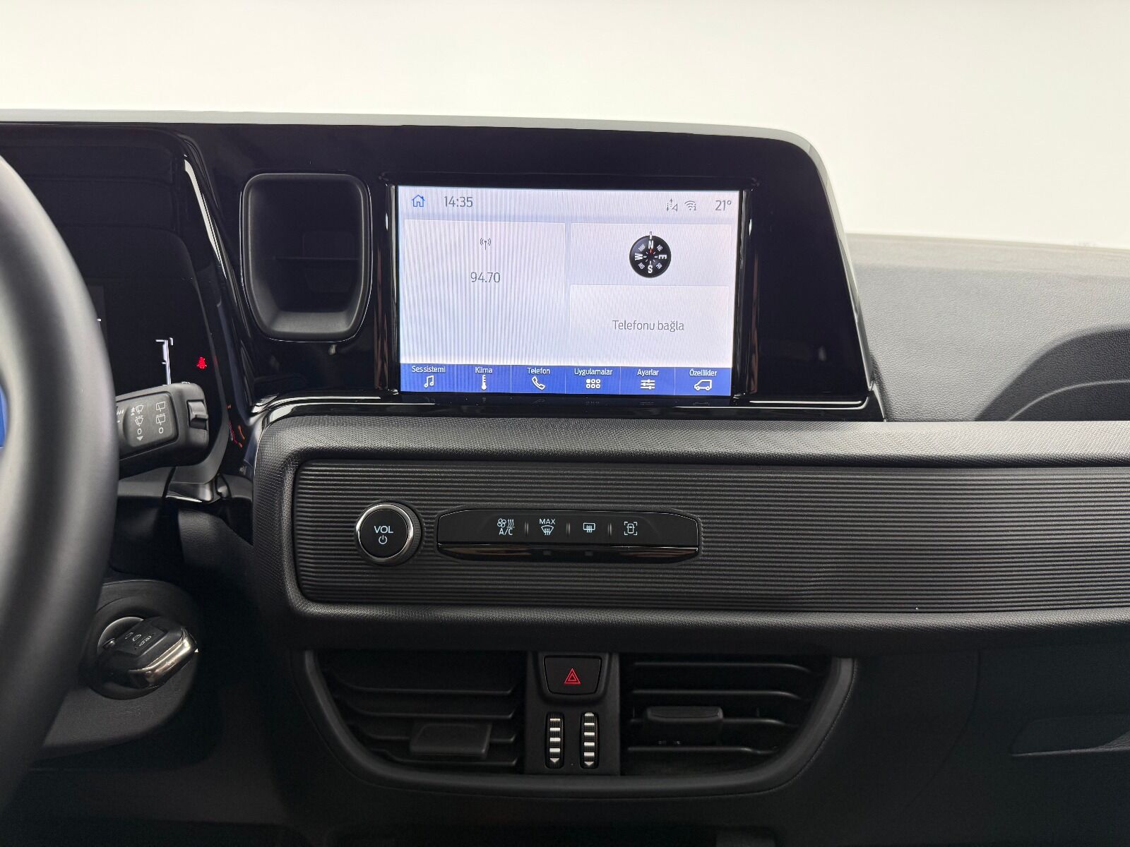 Ford Tourneo Courier 1.0 EcoBoost Deluxe - 2025 - Detay