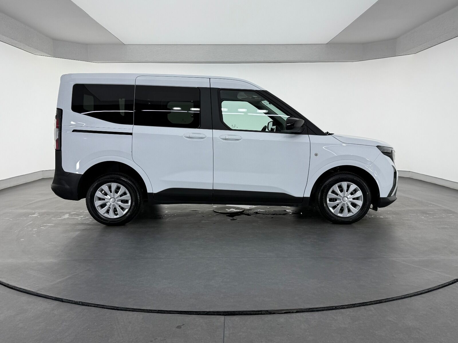 Ford Tourneo Courier 1.0 EcoBoost Deluxe - 2025 - Detay