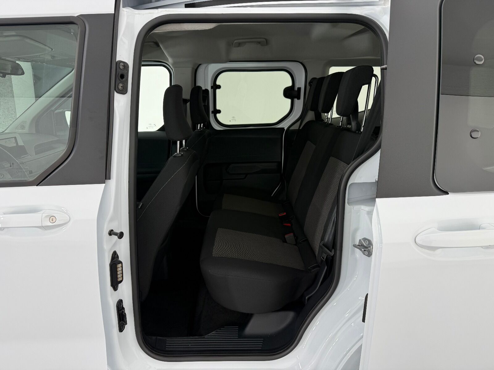 Ford Tourneo Courier 1.0 EcoBoost Deluxe - 2025 - Detay