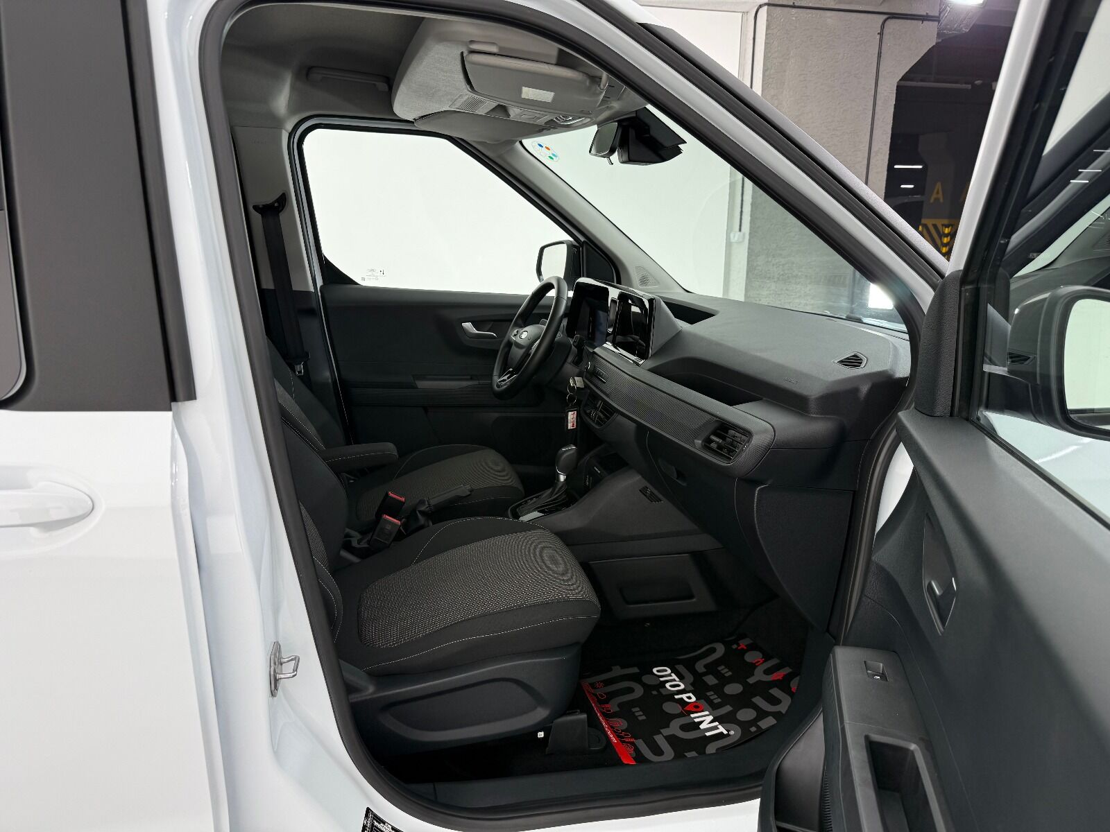 Ford Tourneo Courier 1.0 EcoBoost Deluxe - 2025 - Detay