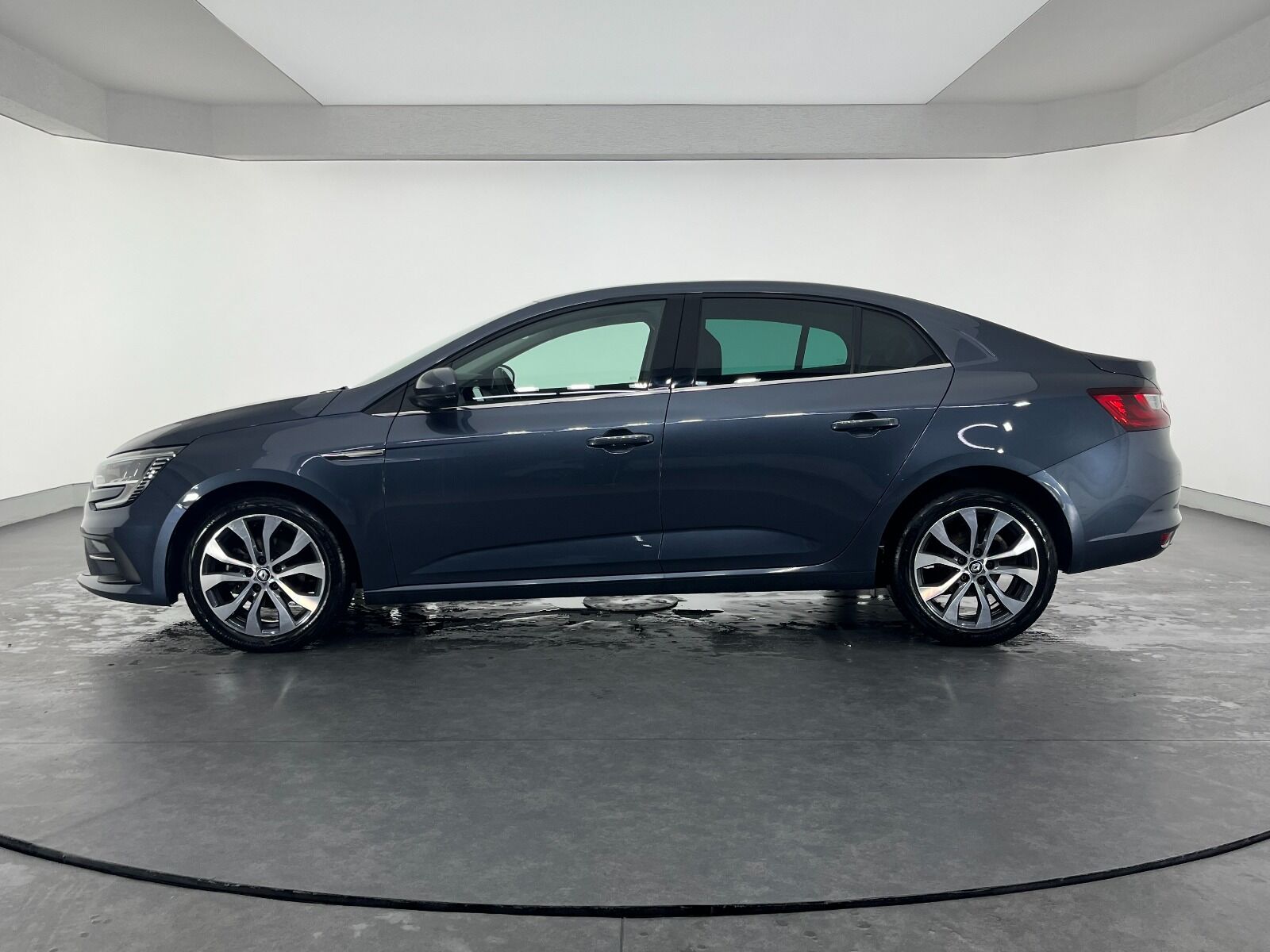 Renault Megane Sedan 1.5 Blue DCI Icon EDC - 2024 - Detay