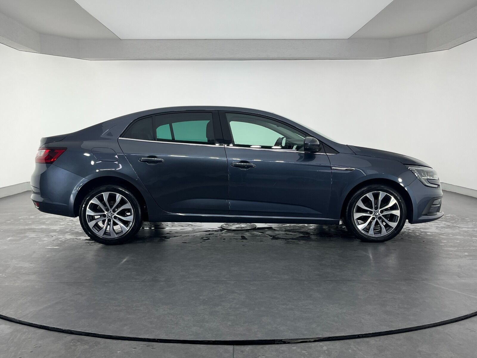 Renault Megane Sedan 1.5 Blue DCI Icon EDC - 2024 - Detay