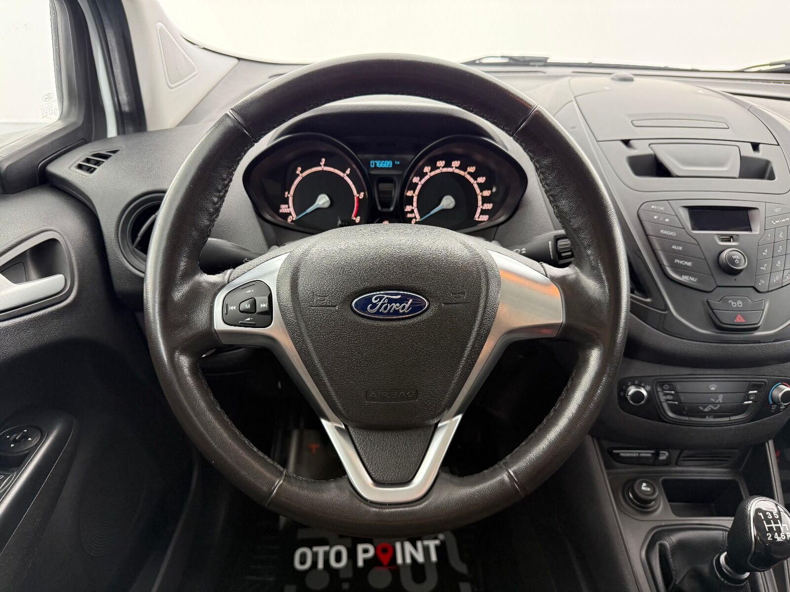 Ford Tourneo Courier 1.5 TDCI Deluxe - 2023 - Detay