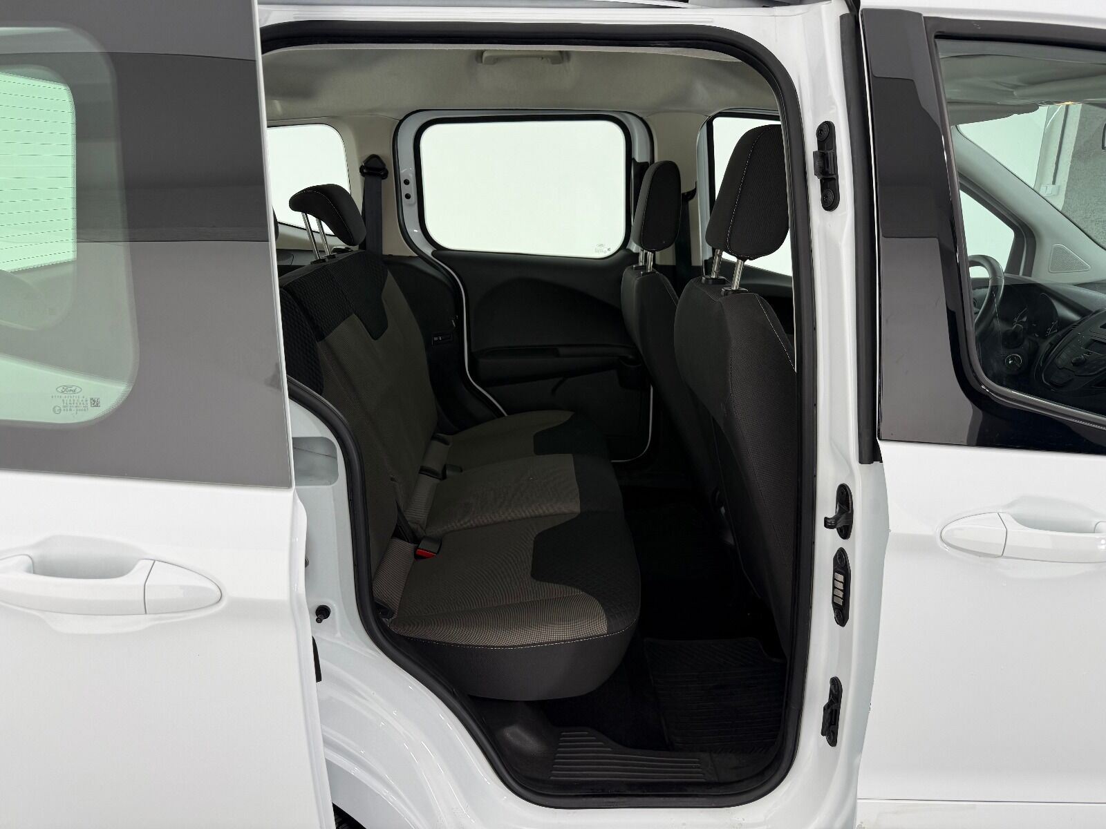 Ford Tourneo Courier 1.5 TDCI Deluxe - 2023 - Detay