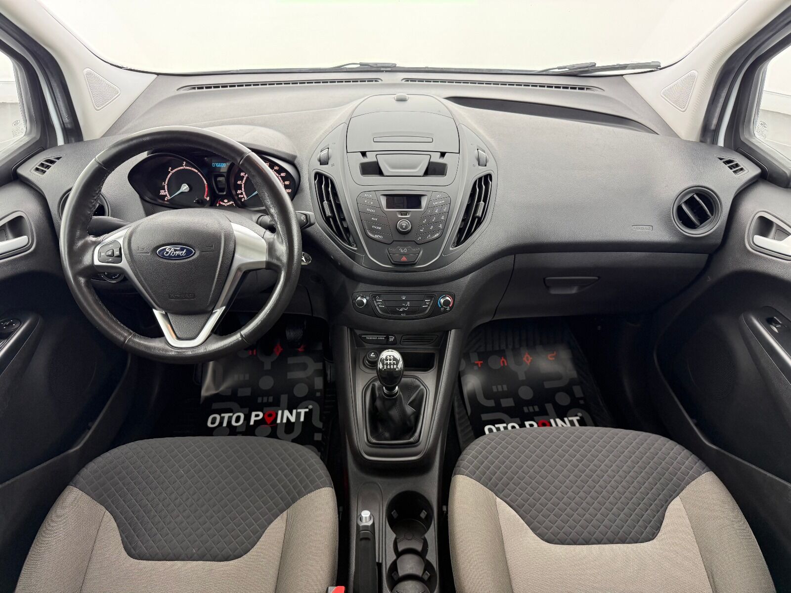 Ford Tourneo Courier 1.5 TDCI Deluxe - 2023 - Detay