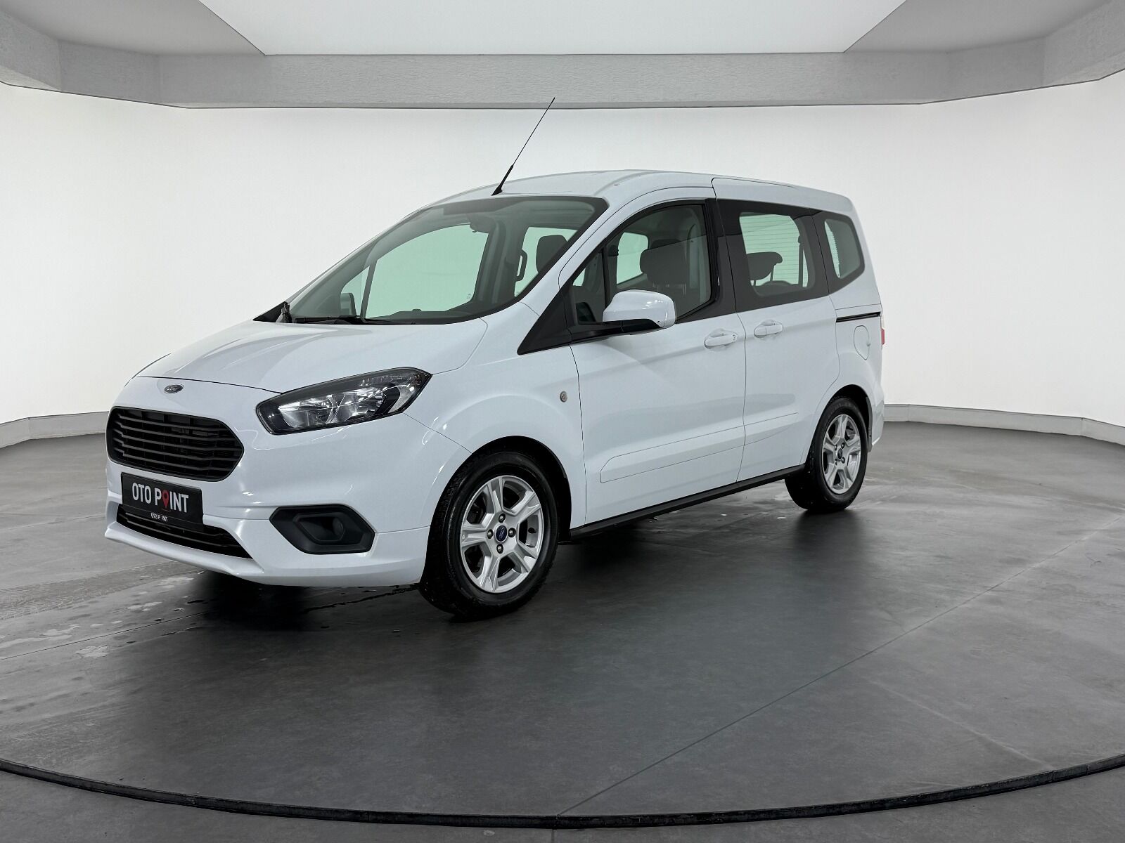 Ford Tourneo Courier 1.5 TDCI Deluxe - 2023 - Detay