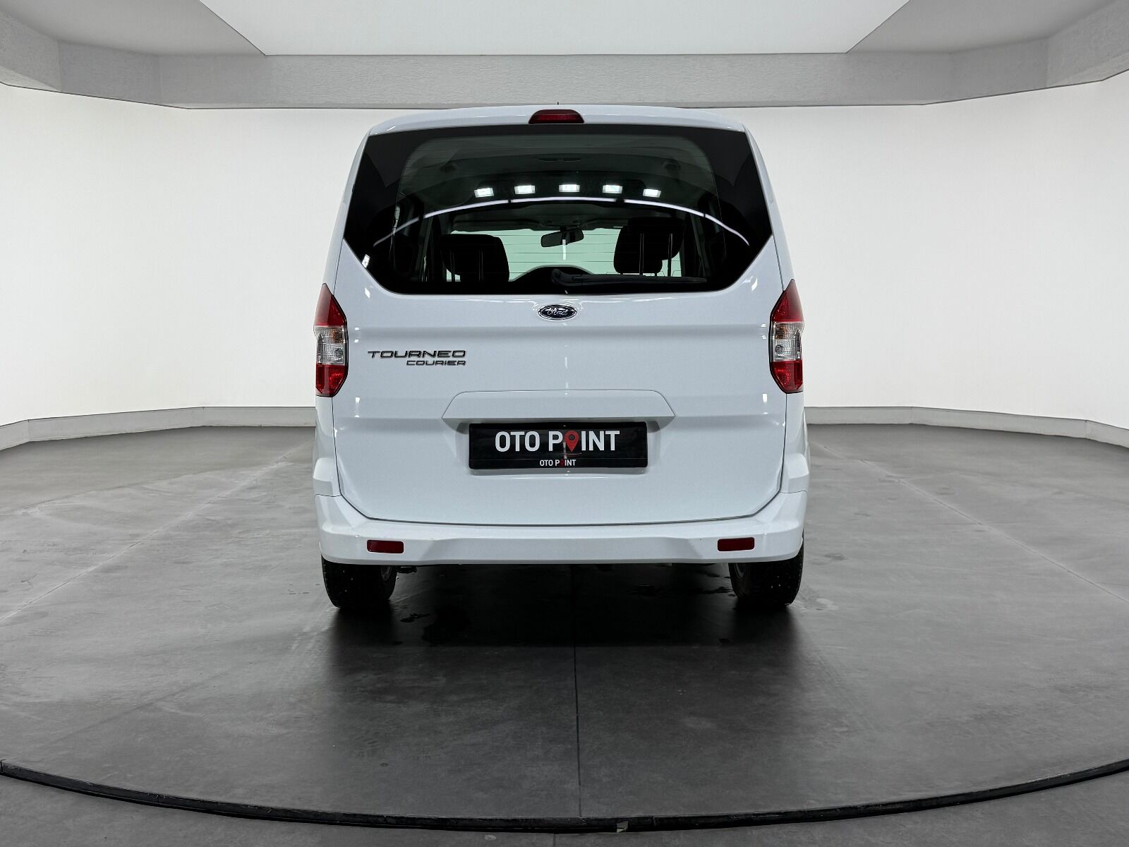 Ford Tourneo Courier 1.5 TDCI Deluxe - 2023 - Detay