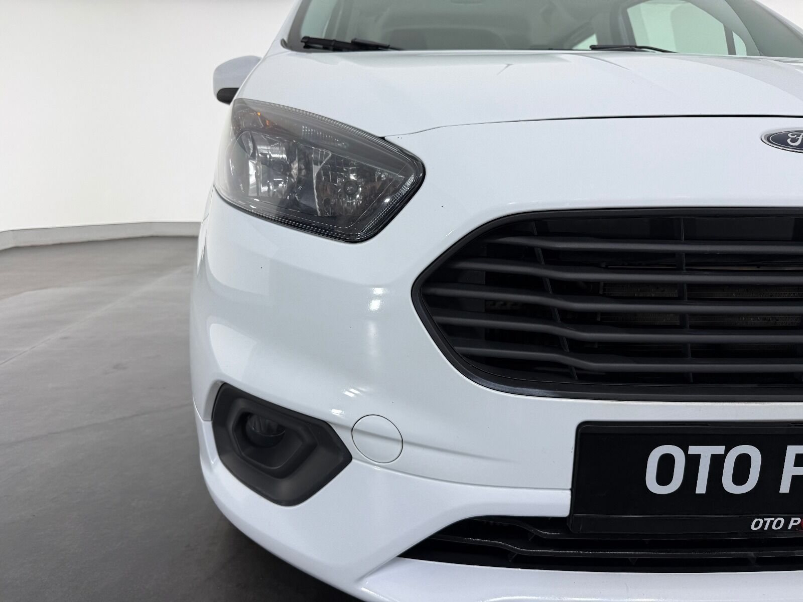 Ford Tourneo Courier 1.5 TDCI Deluxe - 2023 - Detay