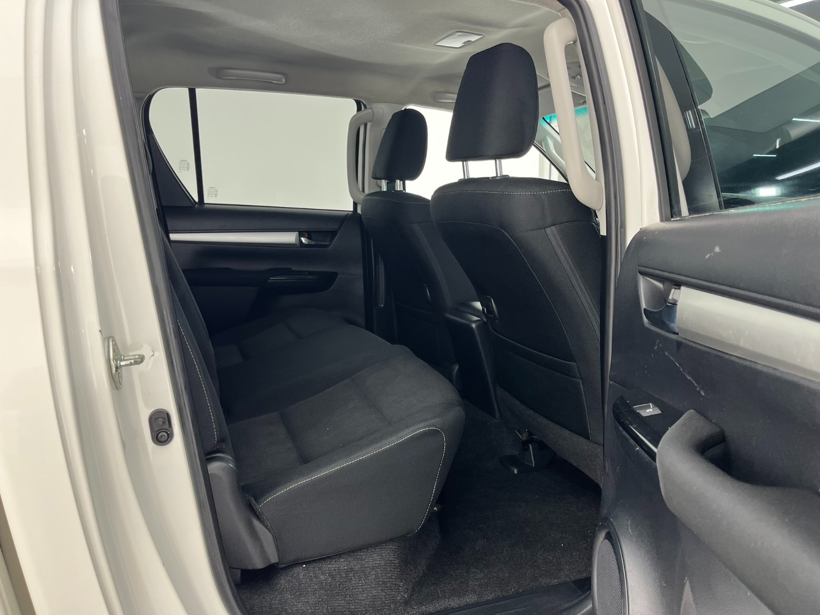 Toyota Hi-Lux Çift Kabin Pick-Up 2.4 D-4D 4x4 Hi-Cruiser Otomatik - 2022 - Detay