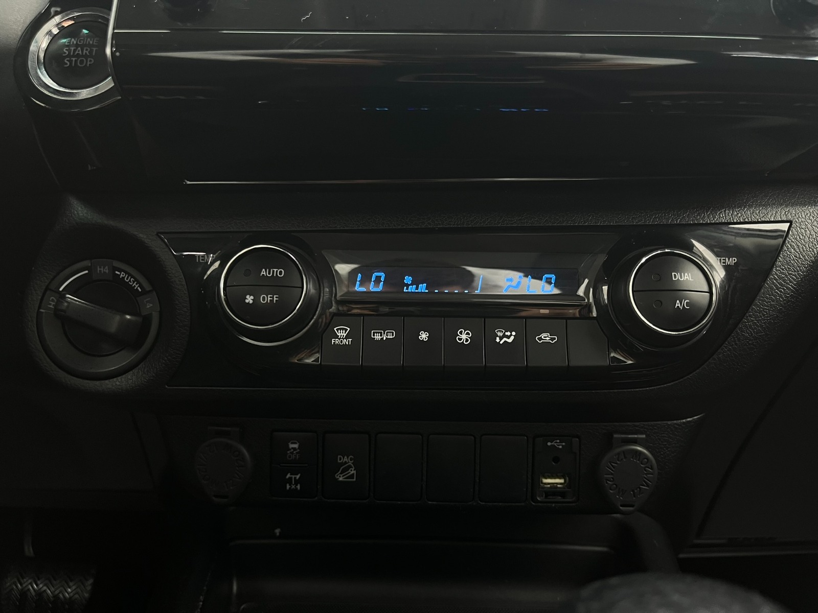 Toyota Hi-Lux Çift Kabin Pick-Up 2.4 D-4D 4x4 Hi-Cruiser Otomatik - 2022 - Detay