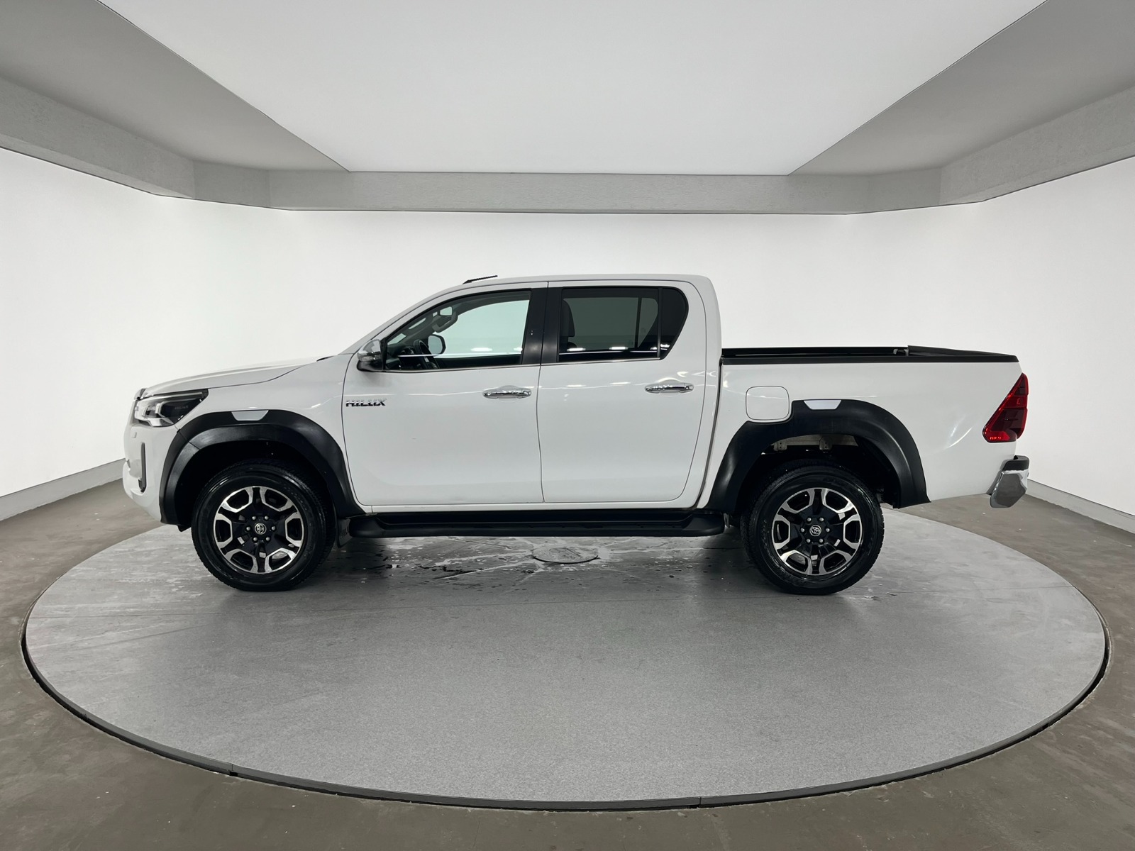 Toyota Hi-Lux Çift Kabin Pick-Up 2.4 D-4D 4x4 Hi-Cruiser Otomatik - 2022 - Detay