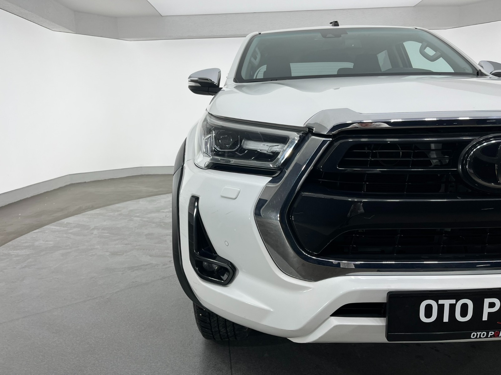 Toyota Hi-Lux Çift Kabin Pick-Up 2.4 D-4D 4x4 Hi-Cruiser Otomatik - 2022 - Detay