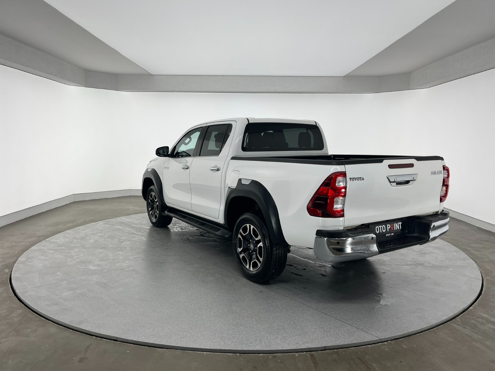 Toyota Hi-Lux Çift Kabin Pick-Up 2.4 D-4D 4x4 Hi-Cruiser Otomatik - 2022 - Detay