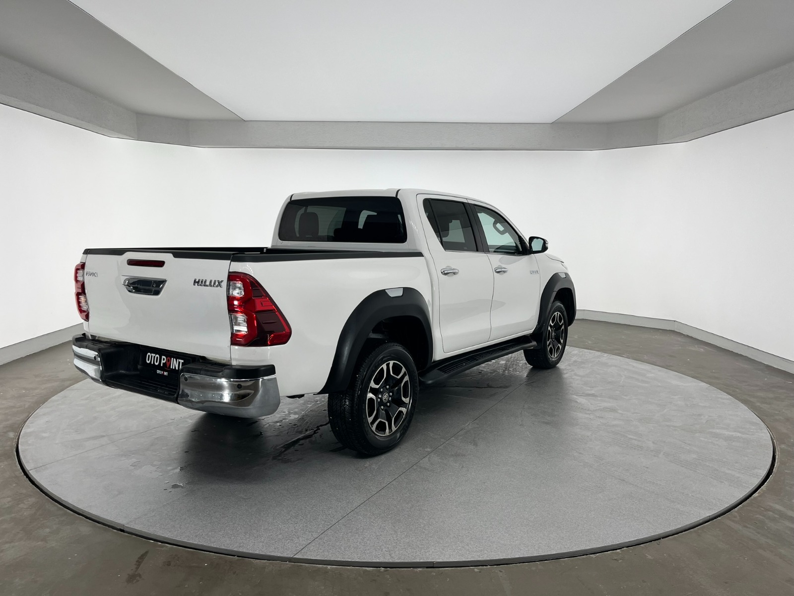 Toyota Hi-Lux Çift Kabin Pick-Up 2.4 D-4D 4x4 Hi-Cruiser Otomatik - 2022 - Detay
