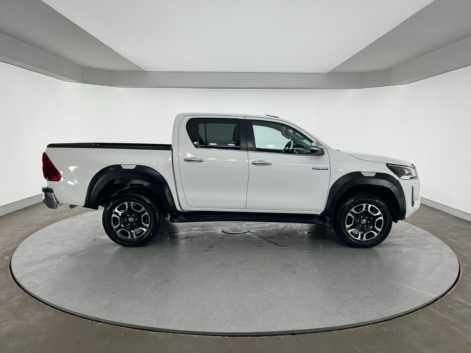 Toyota Hi-Lux Çift Kabin Pick-Up 2.4 D-4D 4x4 Hi-Cruiser Otomatik - 2022 - Detay