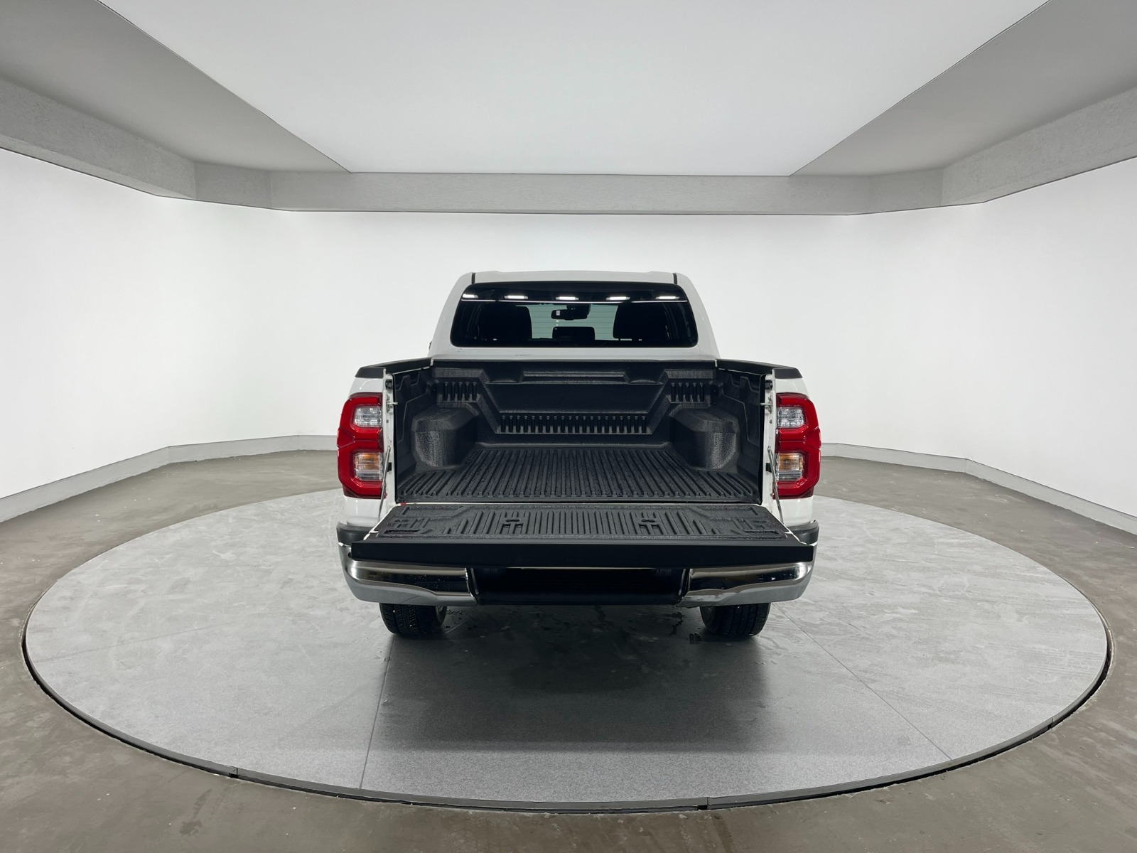 Toyota Hi-Lux Çift Kabin Pick-Up 2.4 D-4D 4x4 Hi-Cruiser Otomatik - 2022 - Detay