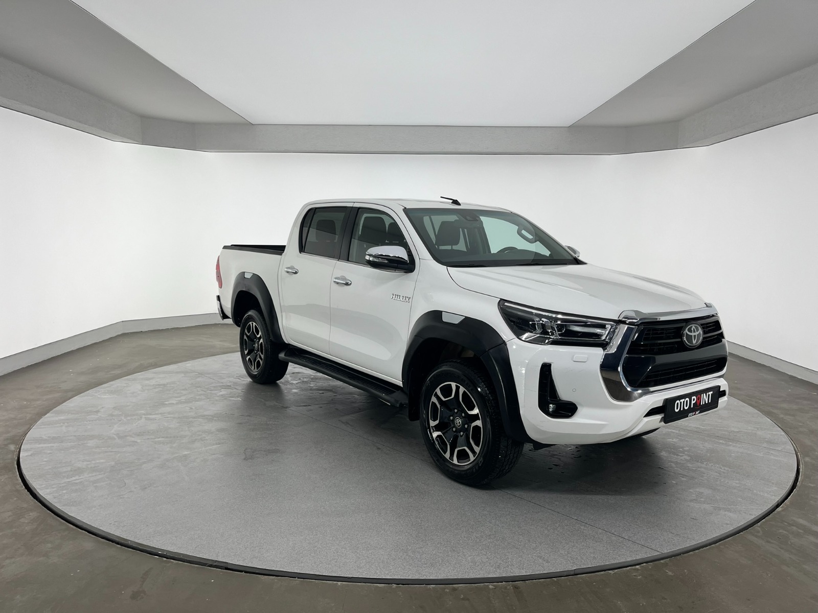Toyota Hi-Lux Çift Kabin Pick-Up 2.4 D-4D 4x4 Hi-Cruiser Otomatik - 2022 - Detay