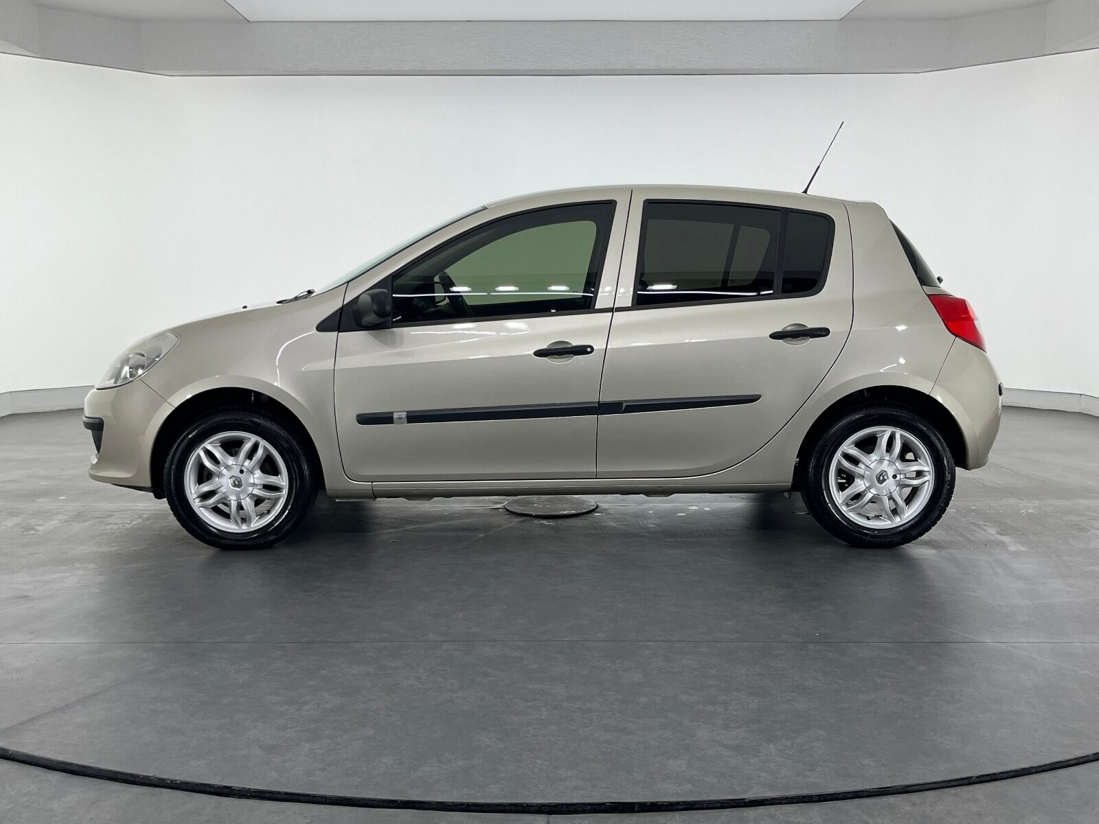 Renault Clio 1.2 16V Authentique - 2008 - Detay