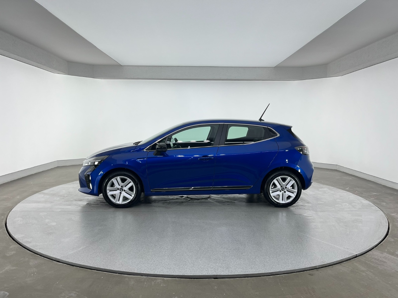 Renault Clio Hatchback 1.0 TCe Evolution X-Tronic - 2024 - Detay