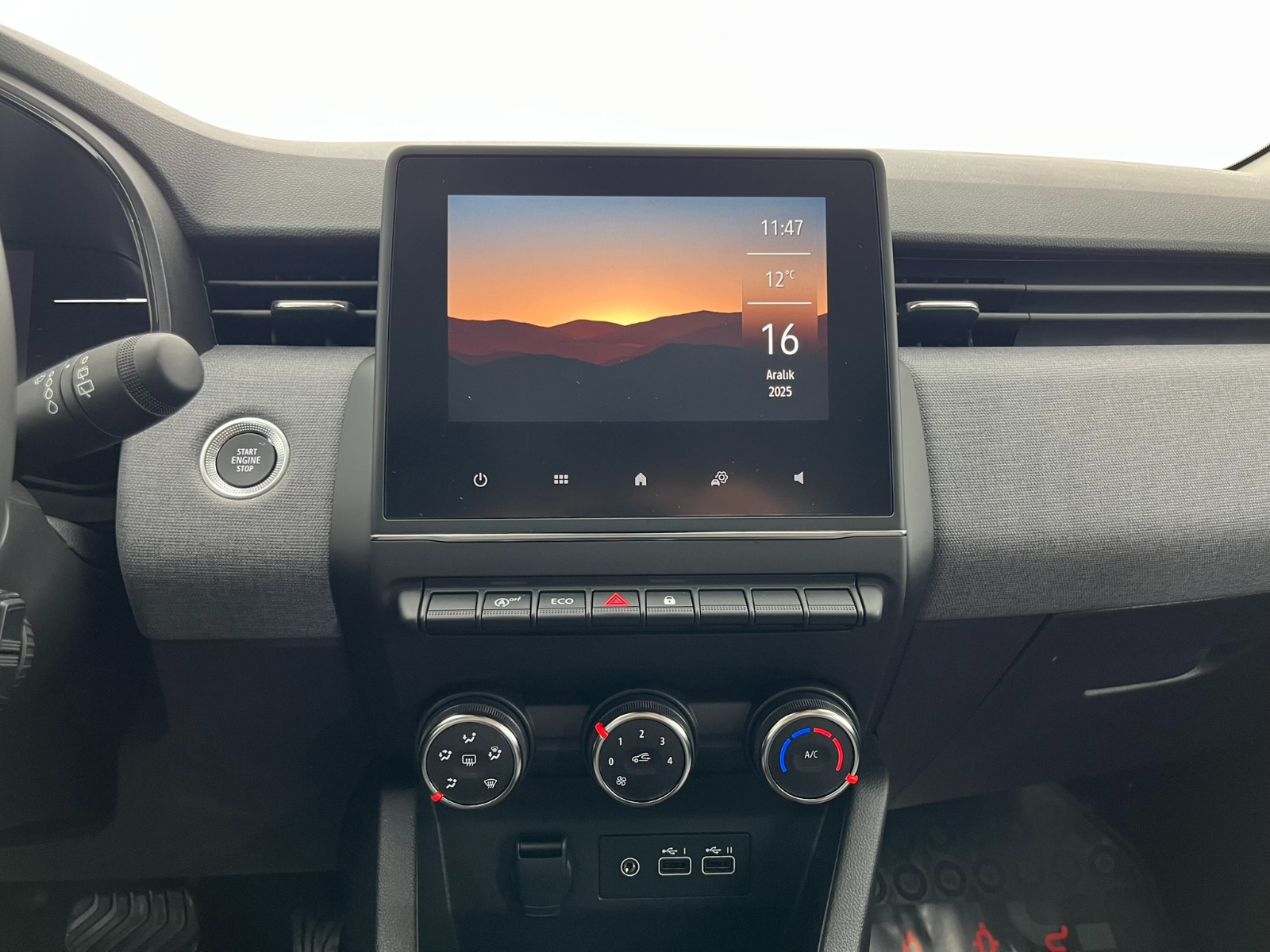 Renault Clio Hatchback 1.0 TCe Evolution X-Tronic - 2024 - Detay