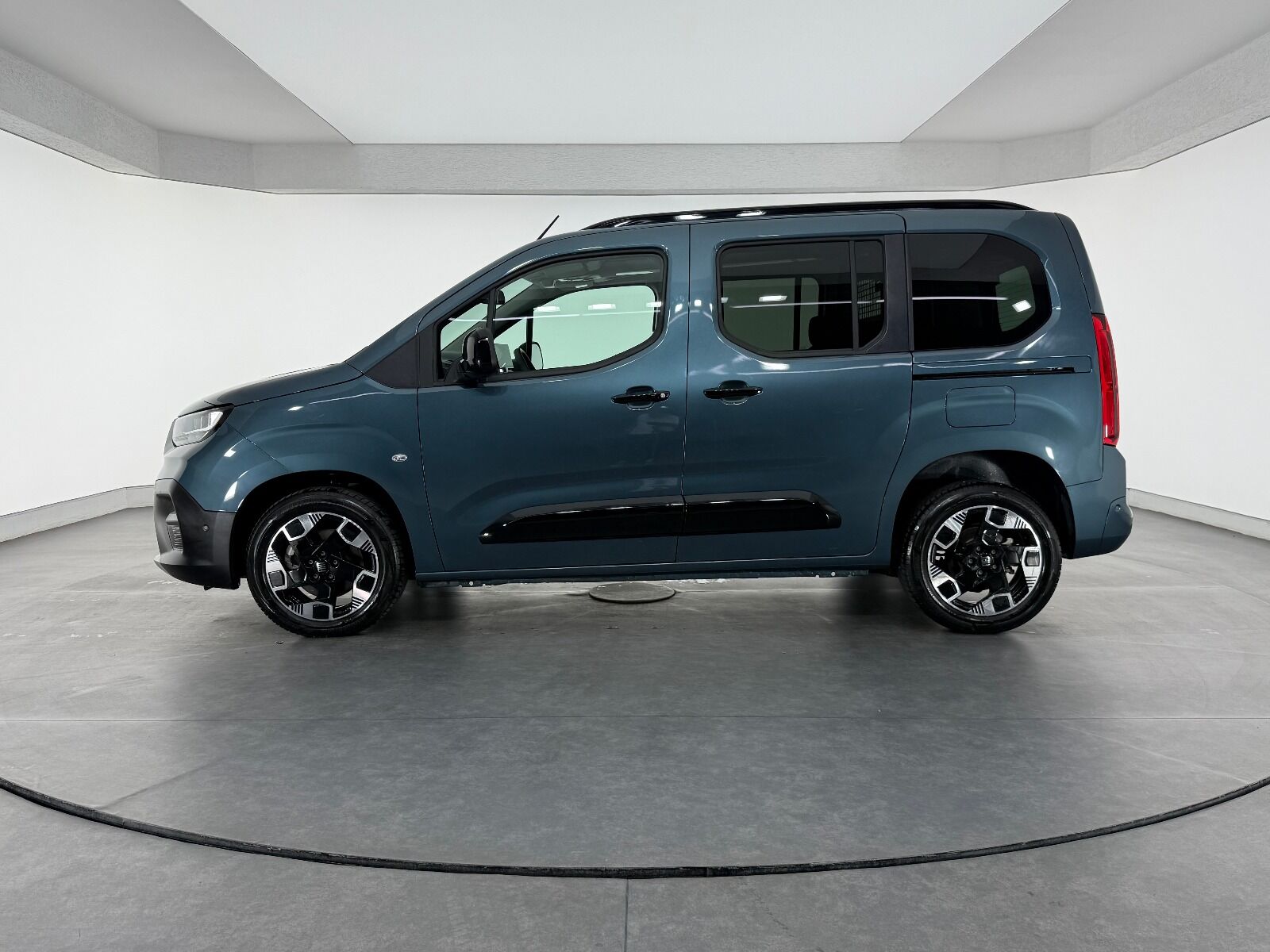 Fiat Doblo Combi 1.5 BlueHDİ Premio Plus - 2025 - Detay