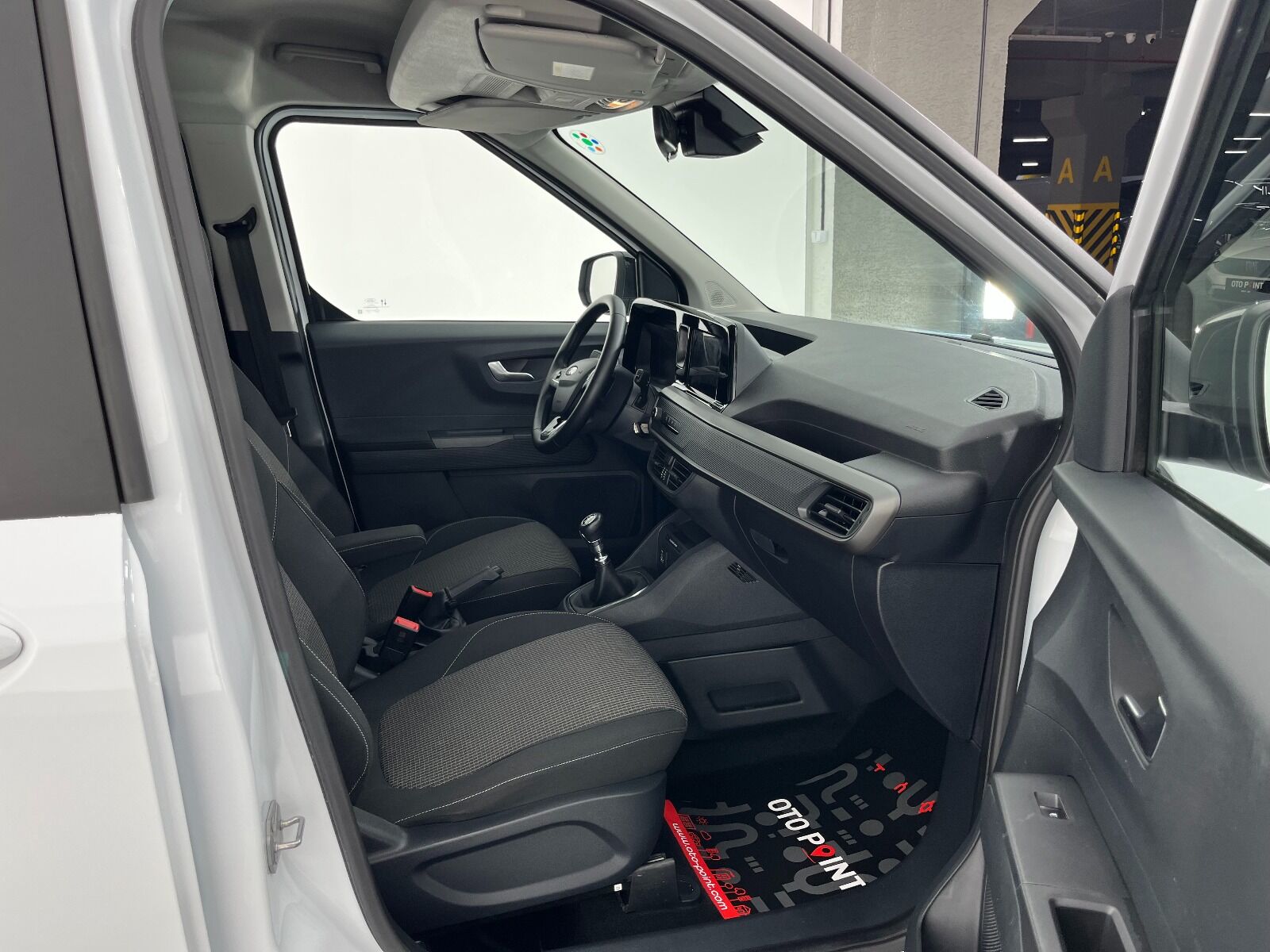Ford Tourneo Courier Kombi 1.5 EcoBlue Deluxe - 2025 - Detay