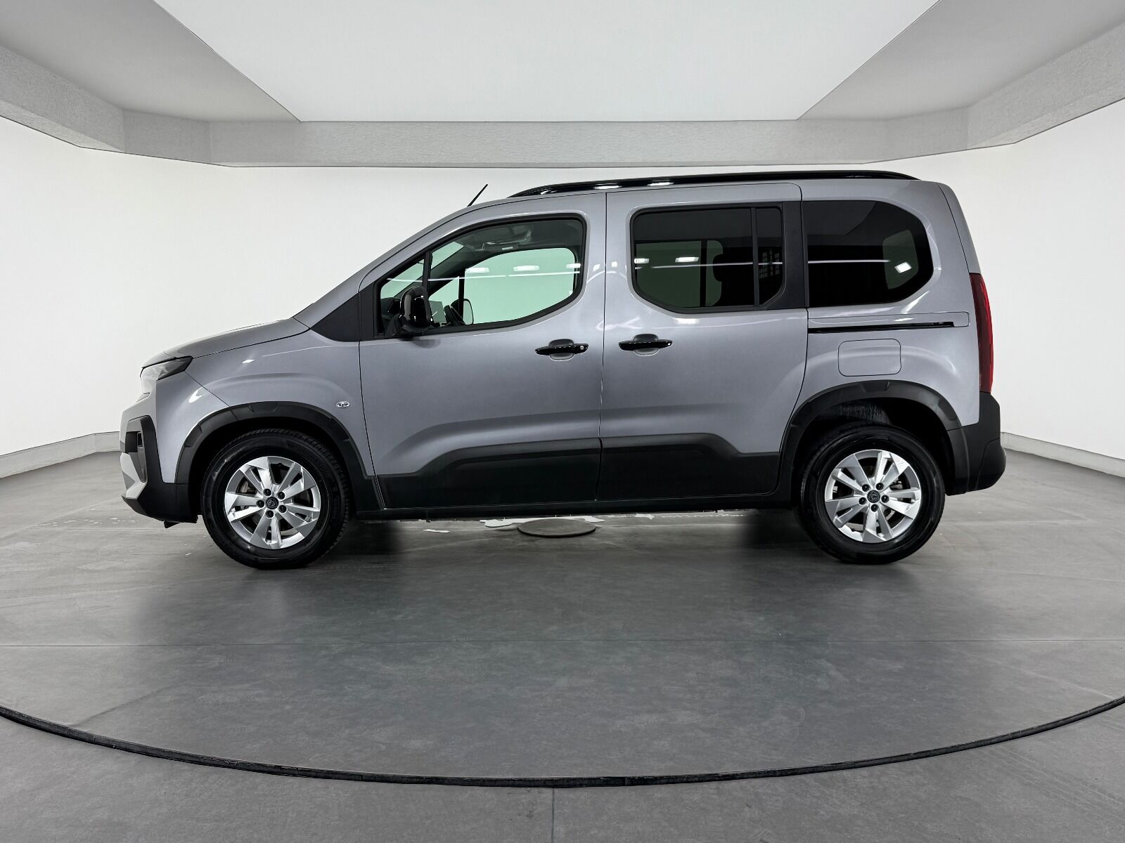 Peugeot Rifter 1.5 BlueHDI Allure EAT8 - 2026 - Detay