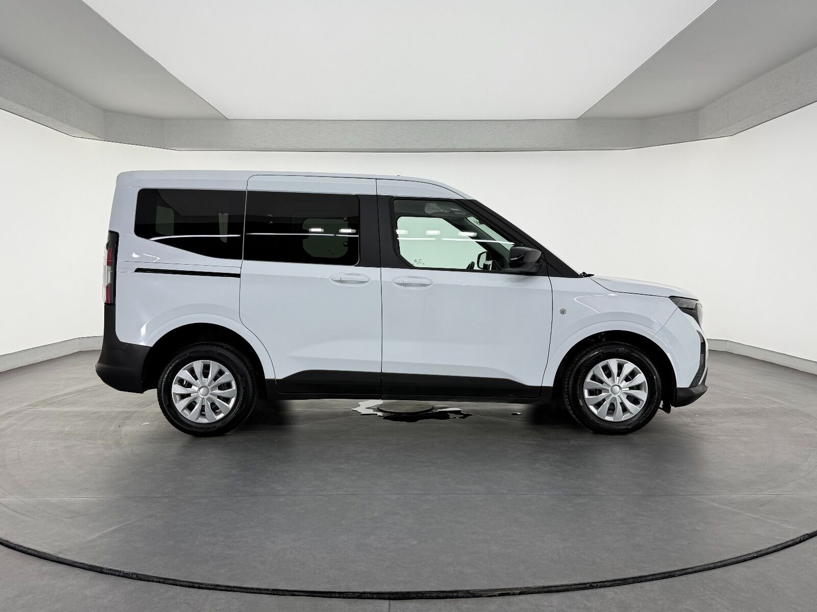 Ford Tourneo Courier Kombi 1.5 EcoBlue Deluxe - 2025 - Detay