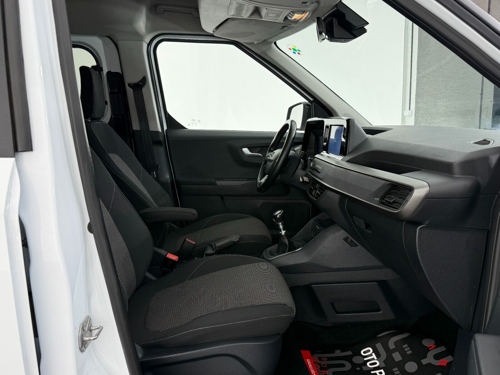 Ford Tourneo Courier Kombi 1.5 EcoBlue Deluxe - 2025 - Detay