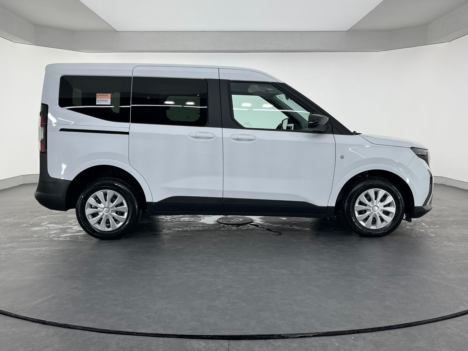 Ford Tourneo Courier Kombi 1.5 EcoBlue Deluxe - 2025 - Detay