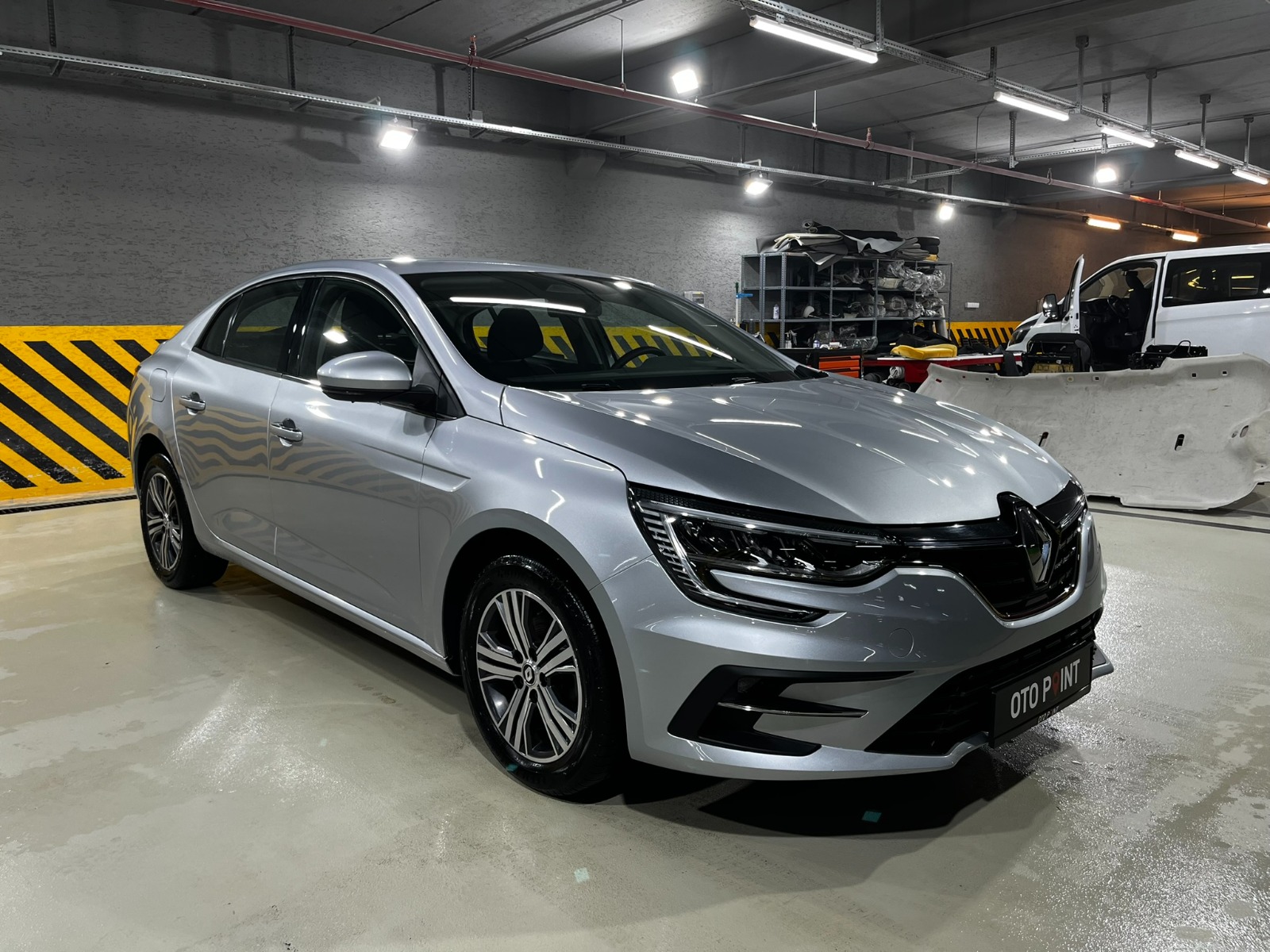 Renault Megane Sedan 1.3 TCe Touch EDC - 2024