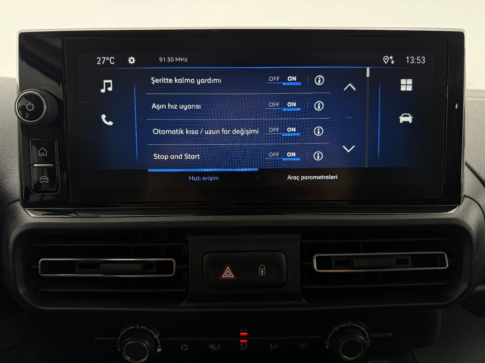 Opel Combo 1.5 D Essential - 2026 - Detay
