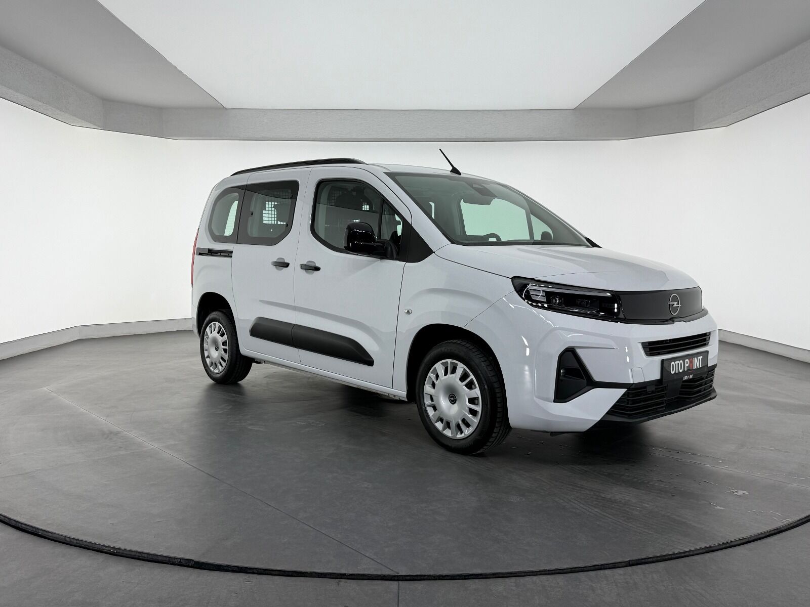 Opel Combo 1.5 D Essential - 2026 - Detay