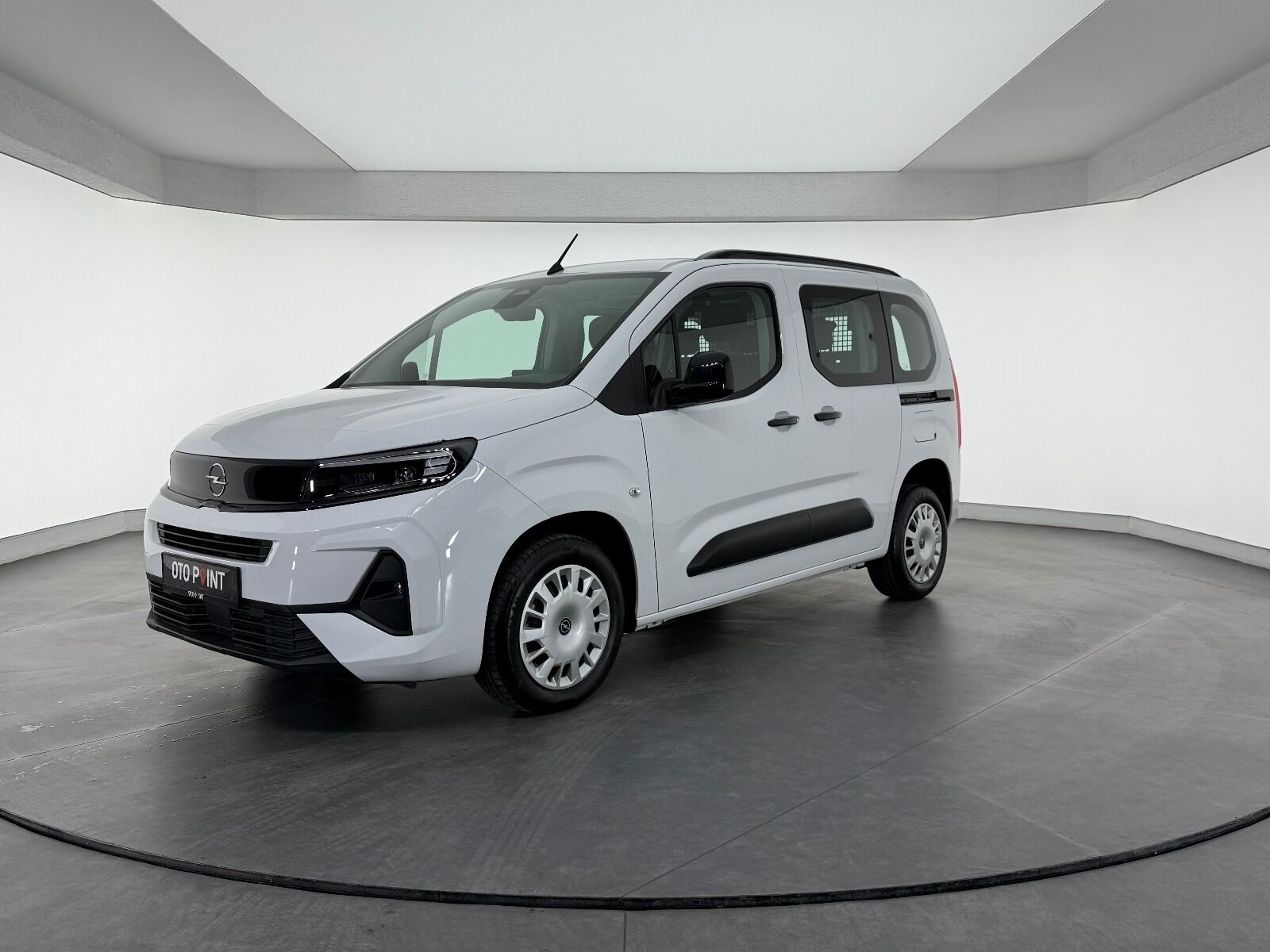 Opel Combo 1.5 D Essential - 2026 - Detay