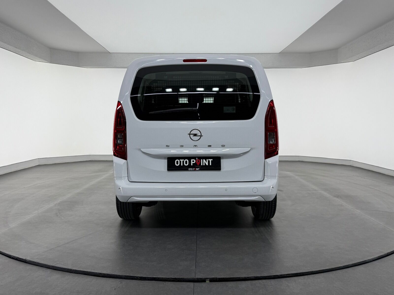 Opel Combo 1.5 D Essential - 2026 - Detay