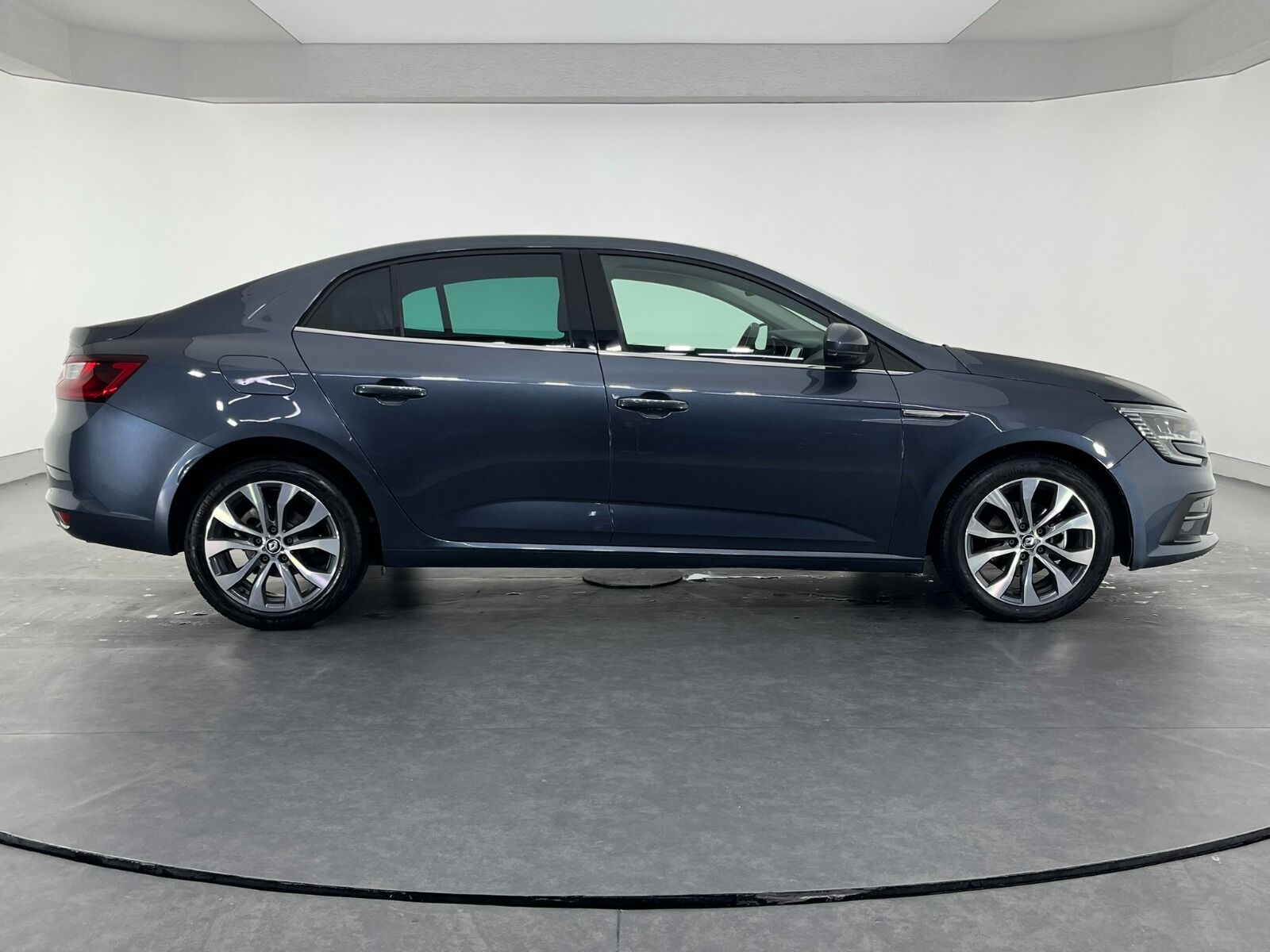 Renault Megane Sedan 1.5 Blue DCI Icon EDC - 2024 - Detay