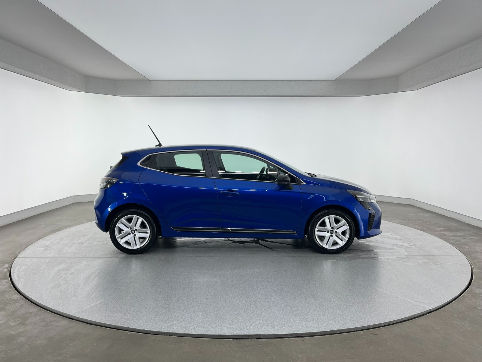 Renault Clio Hatchback 1.0 TCe Evolution X-Tronic - 2024 - Detay